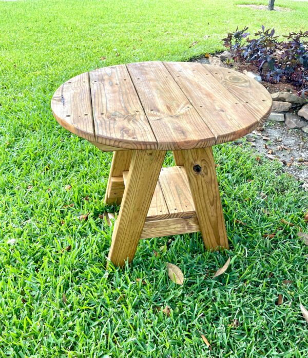 ROUND TABLE CLASSIC FINISH